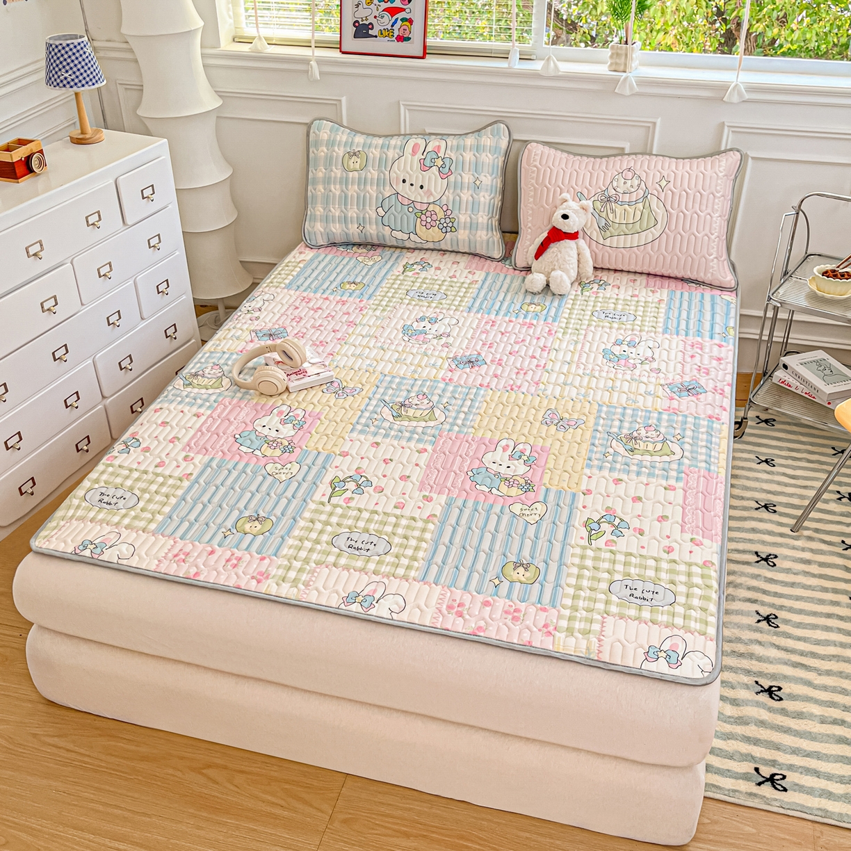 91家纺网 家纺一手货源 找家纺 摩妮卡 2026新款数码大版小清新乳胶凉席床席款三件套-场景一 童话小片段