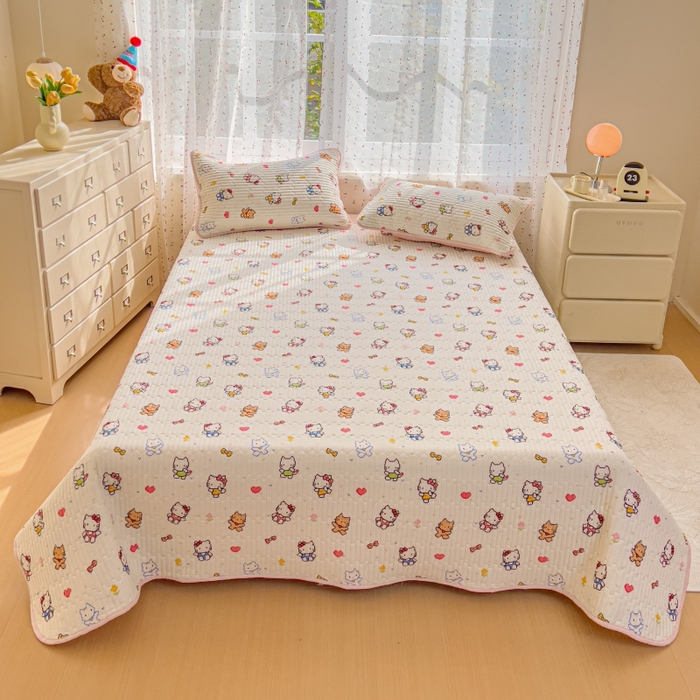 91家纺网 家纺一手货源 找家纺 贝扬思家纺 2026新款云感双层纱7A抗菌夏被四件套系列-栀夏系列 栀夏-像素小猫