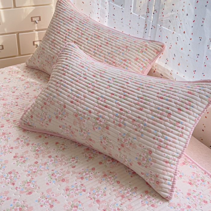 91家纺网 家纺一手货源 找家纺 贝扬思家纺 2026新款云感双层纱7A抗菌夏被四件套系列-栀夏系列 栀夏-序曲粉