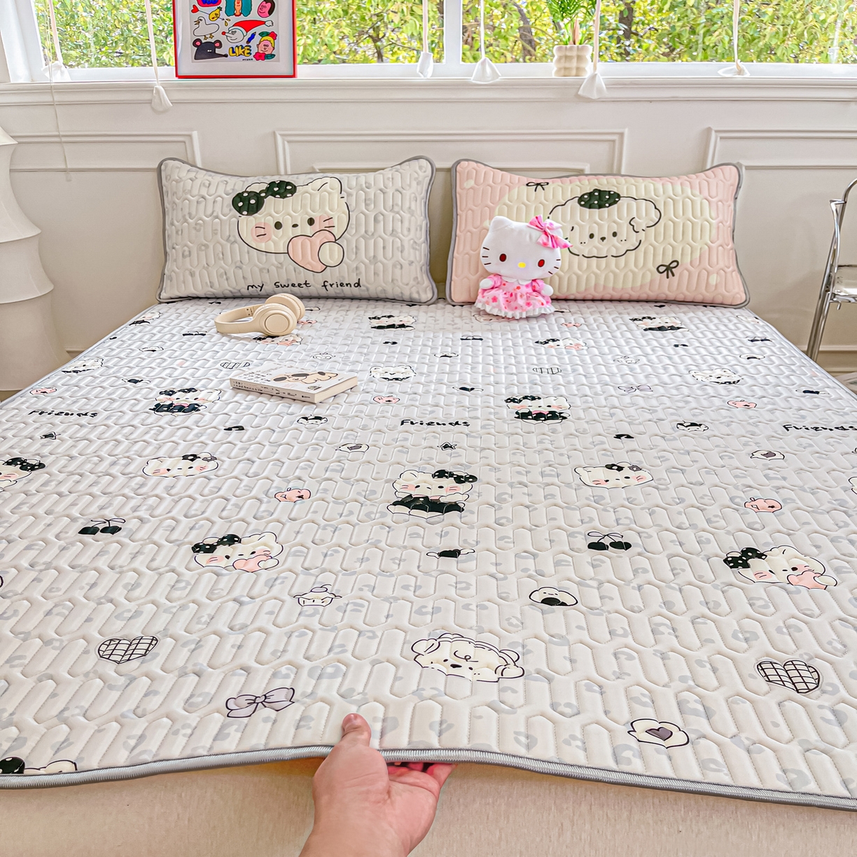 91家纺网 家纺一手货源 找家纺 摩妮卡 2026新款数码大版小清新乳胶凉席床席款三件套-场景一 温暖日常-蓝