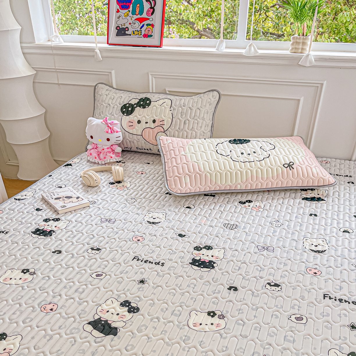 91家纺网 家纺一手货源 找家纺 摩妮卡 2026新款数码大版小清新乳胶凉席床席款三件套-场景一 温暖日常-蓝