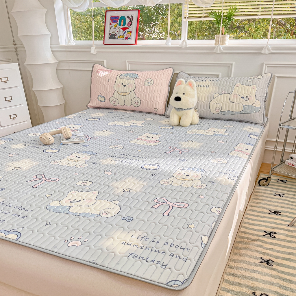 91家纺网 家纺一手货源 找家纺 摩妮卡 2026新款数码大版小清新乳胶凉席床席款三件套-场景一 小犬晨昏状态