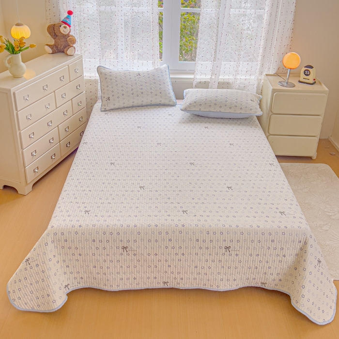 91家纺网 家纺一手货源 找家纺 贝扬思家纺 2026新款云感双层纱7A抗菌夏被四件套系列-栀夏系列 栀夏-摘星