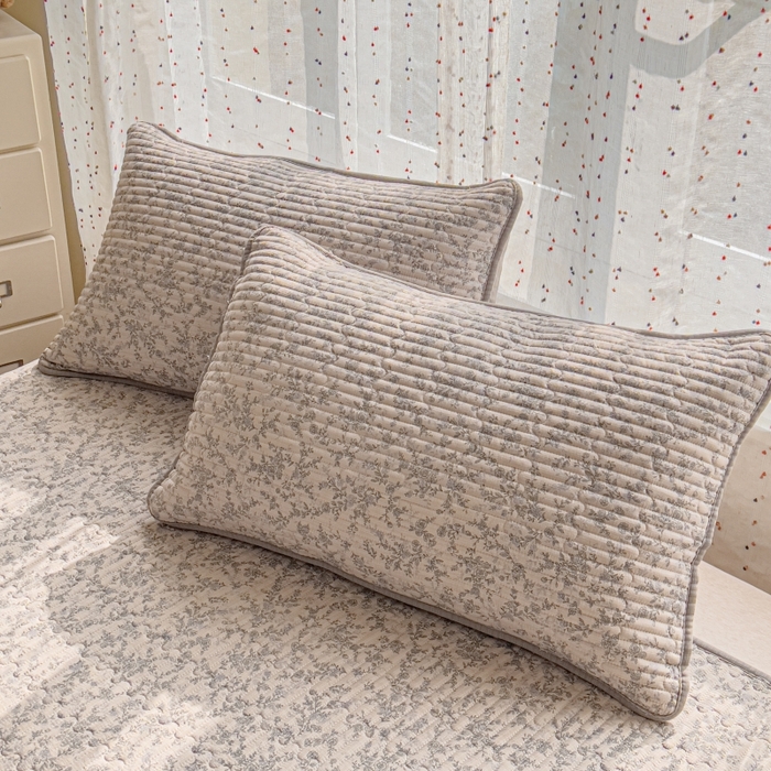 91家纺网 家纺一手货源 找家纺 贝扬思家纺 2026新款云感双层纱7A抗菌夏被四件套系列-栀夏系列 栀夏-竹歆花语