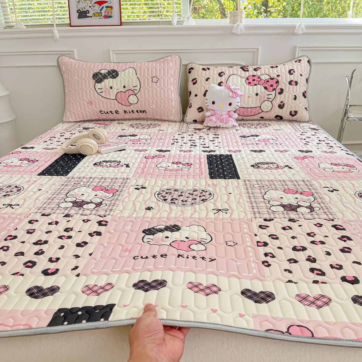 91家纺网 家纺一手货源 找家纺 摩妮卡 2026新款数码大版小清新乳胶凉席床席款三件套-场景一 心动收藏小屋