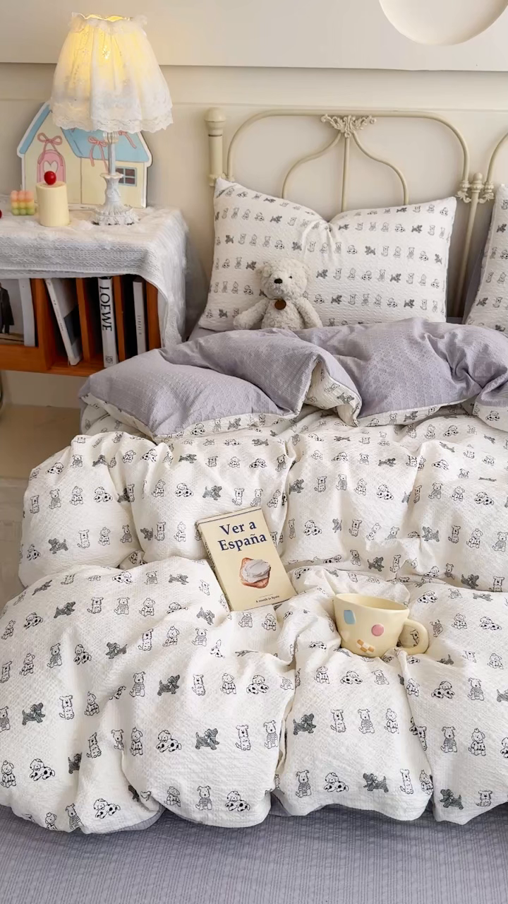 91家纺网 家纺一手货源 找家纺 梦舒阳家纺 新款泡芙棉双层纱四件套皱皱纱四季款泡芙纱四件套现货充足 斑点狗