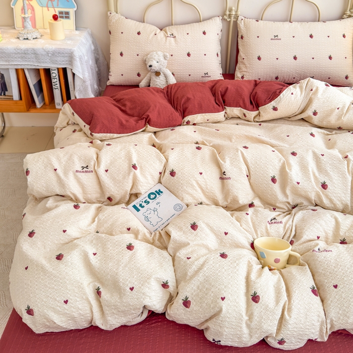 91家纺网 家纺一手货源 找家纺 梦舒阳家纺 新款泡芙棉双层纱四件套皱皱纱四季款泡芙纱四件套现货充足 草莓心