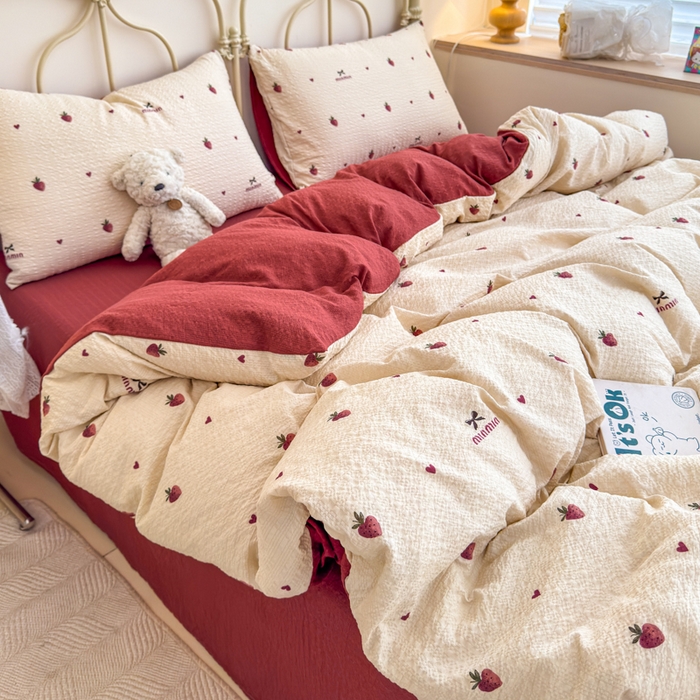 91家纺网 家纺一手货源 找家纺 梦舒阳家纺 新款泡芙棉双层纱四件套皱皱纱四季款泡芙纱四件套现货充足 草莓心