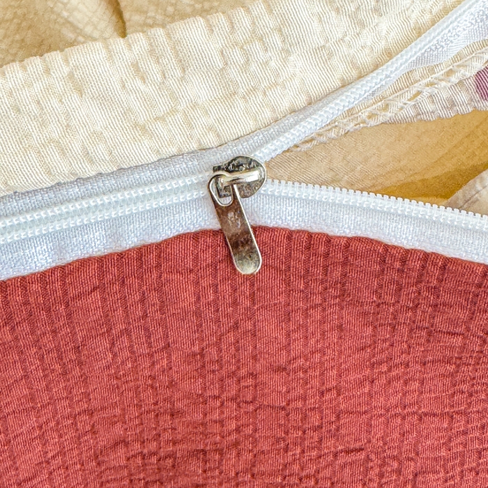 91家纺网 家纺一手货源 找家纺 梦舒阳家纺 新款泡芙棉双层纱四件套皱皱纱四季款泡芙纱四件套现货充足 草莓心