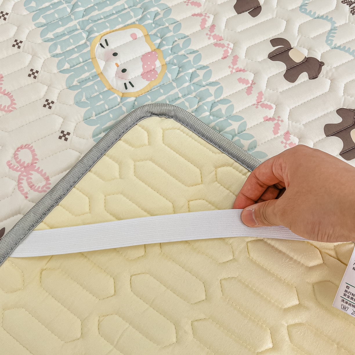 91家纺网 家纺一手货源 找家纺 摩妮卡 2026新款数码大版小清新乳胶凉席床席款三件套-场景一 友谊记忆片