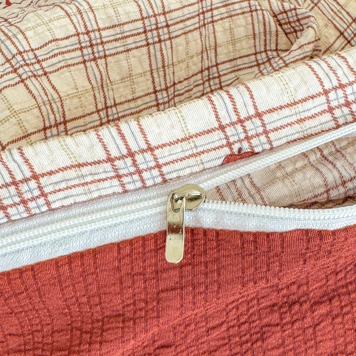 91家纺网 家纺一手货源 找家纺 梦舒阳家纺 新款泡芙棉双层纱四件套皱皱纱四季款泡芙纱四件套现货充足 苹果狗