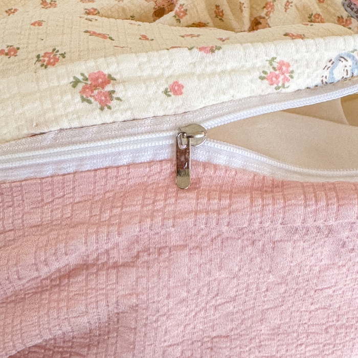 91家纺网 家纺一手货源 找家纺 梦舒阳家纺 新款泡芙棉双层纱四件套皱皱纱四季款泡芙纱四件套现货充足 生日熊