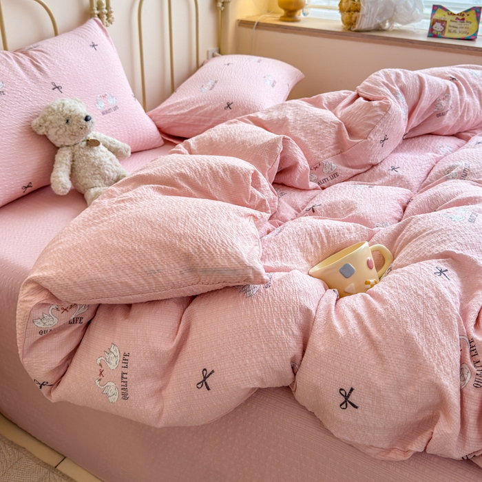 91家纺网 家纺一手货源 找家纺 梦舒阳家纺 新款泡芙棉双层纱四件套皱皱纱四季款泡芙纱四件套现货充足 施华洛粉