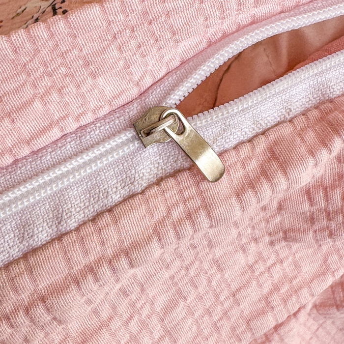 91家纺网 家纺一手货源 找家纺 梦舒阳家纺 新款泡芙棉双层纱四件套皱皱纱四季款泡芙纱四件套现货充足 施华洛粉