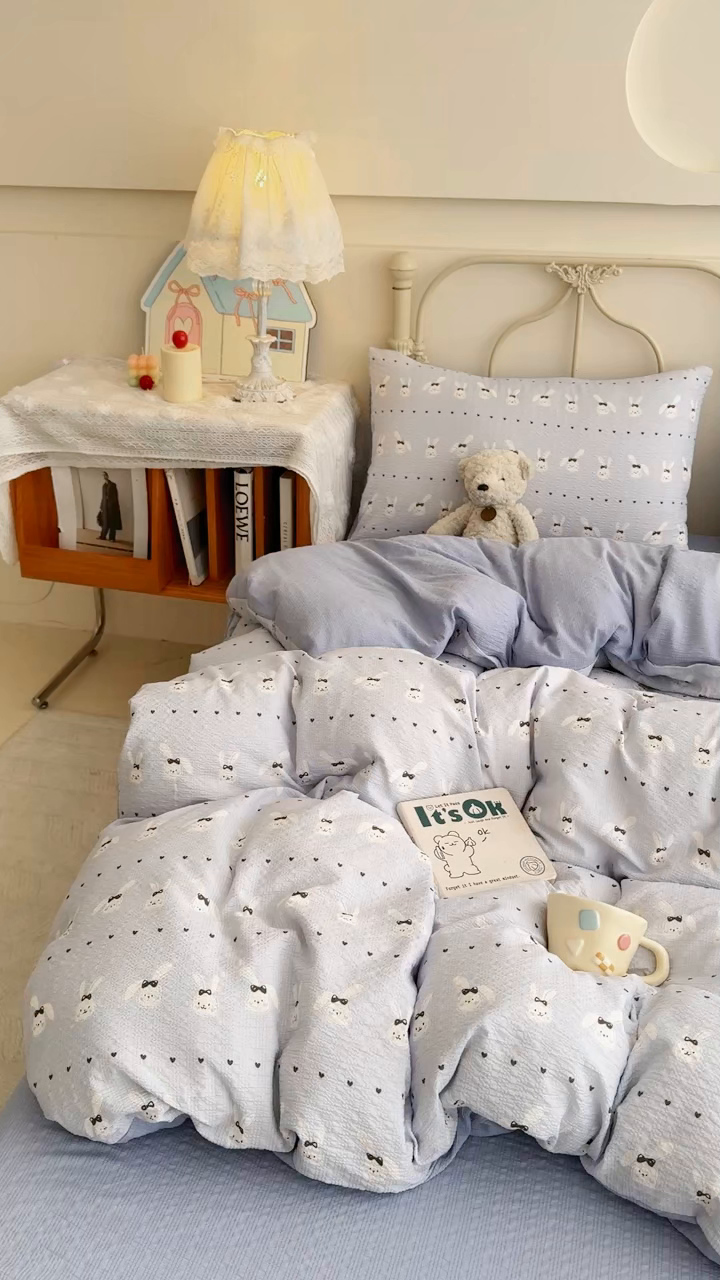 91家纺网 家纺一手货源 找家纺 梦舒阳家纺 新款泡芙棉双层纱四件套皱皱纱四季款泡芙纱四件套现货充足 兔兔蓝