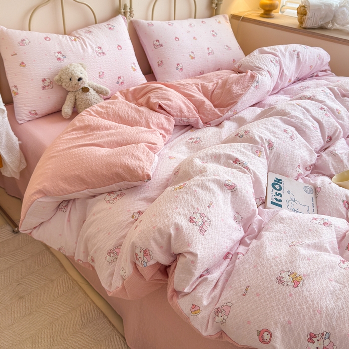 91家纺网 家纺一手货源 找家纺 梦舒阳家纺 新款泡芙棉双层纱四件套皱皱纱四季款泡芙纱四件套现货充足 杏粉猫咪