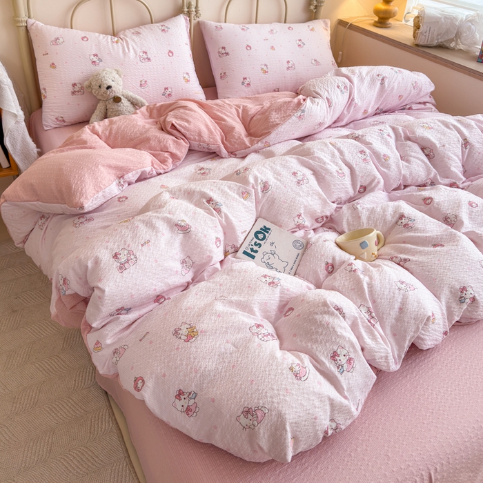 91家纺网 家纺一手货源 找家纺 梦舒阳家纺 新款泡芙棉双层纱四件套皱皱纱四季款泡芙纱四件套现货充足 杏粉猫咪