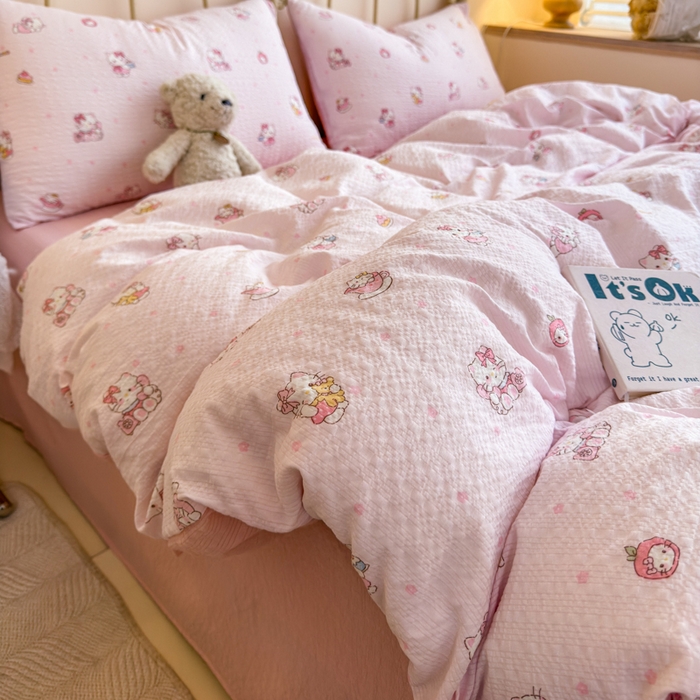 91家纺网 家纺一手货源 找家纺 梦舒阳家纺 新款泡芙棉双层纱四件套皱皱纱四季款泡芙纱四件套现货充足 杏粉猫咪