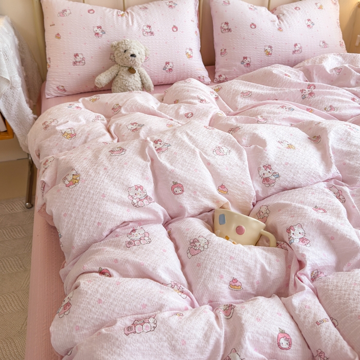 91家纺网 家纺一手货源 找家纺 梦舒阳家纺 新款泡芙棉双层纱四件套皱皱纱四季款泡芙纱四件套现货充足 杏粉猫咪