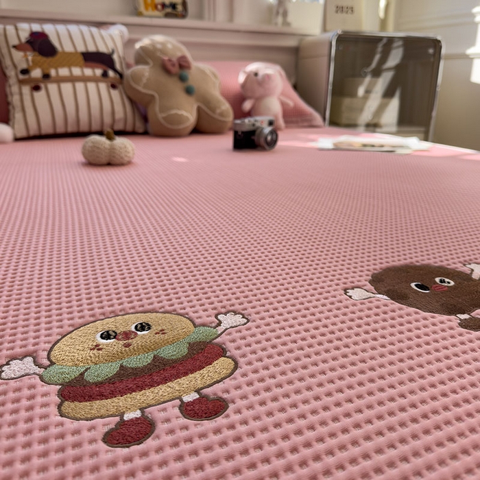 91家纺网 家纺一手货源 找家纺 莱家富 2026新款A类乙纶冰豆豆凉席冰丝席-华夫格绣花 可可喵派