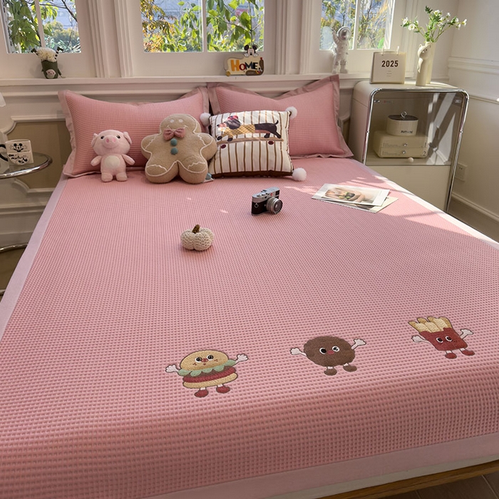 91家纺网 家纺一手货源 找家纺 莱家富 2026新款A类乙纶冰豆豆凉席冰丝席-华夫格绣花 可可喵派