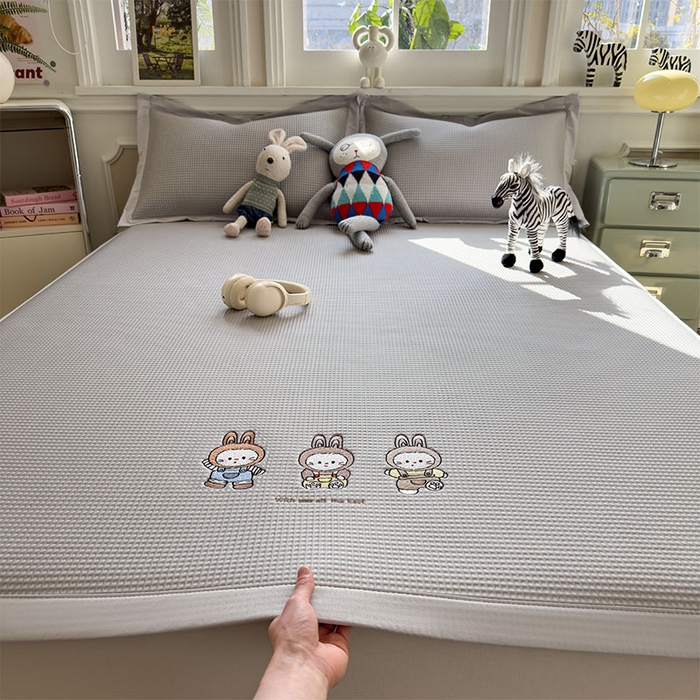 莱家富 2026新款A类乙纶冰豆豆凉席冰丝席-华夫格绣花 兔免星人