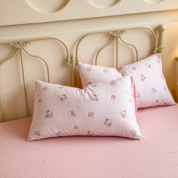 91家纺网 家纺一手货源 找家纺 梦舒阳家纺 新款泡芙棉双层纱四件套皱皱纱四季款泡芙纱四件套现货充足 杏粉猫咪