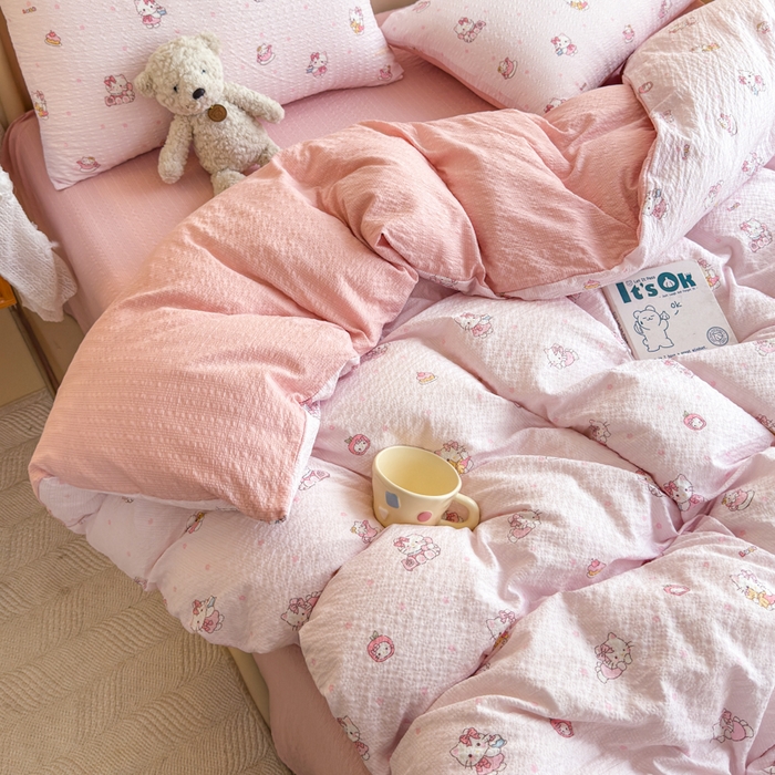 91家纺网 家纺一手货源 找家纺 梦舒阳家纺 新款泡芙棉双层纱四件套皱皱纱四季款泡芙纱四件套现货充足 杏粉猫咪