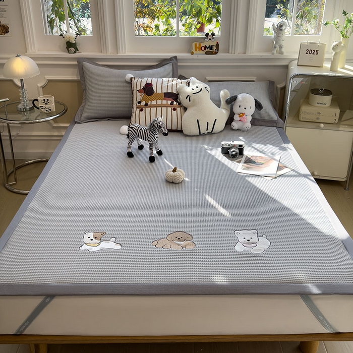 91家纺网 家纺一手货源 找家纺 莱家富 2026新款A类乙纶冰豆豆凉席冰丝席-华夫格绣花 躺躺岛-灰