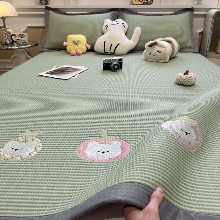 91家纺网 家纺一手货源 找家纺 莱家富 2026新款A类乙纶冰豆豆凉席冰丝席-华夫格绣花 奶冻喵-果绿