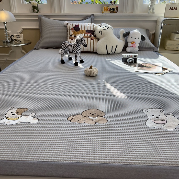 91家纺网 家纺一手货源 找家纺 莱家富 2026新款A类乙纶冰豆豆凉席冰丝席-华夫格绣花 躺躺岛-灰