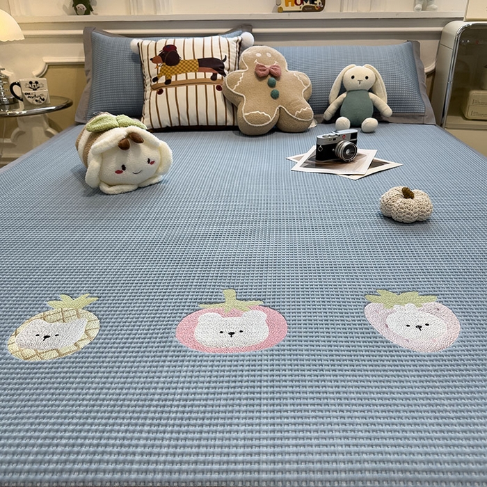 91家纺网 家纺一手货源 找家纺 莱家富 2026新款A类乙纶冰豆豆凉席冰丝席-华夫格绣花 奶冻喵-蓝