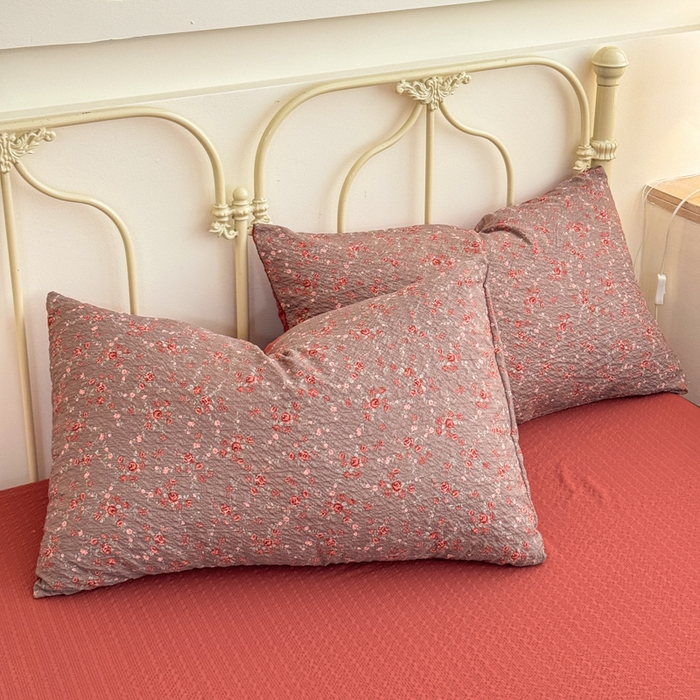 91家纺网 家纺一手货源 找家纺 梦舒阳家纺 新款泡芙棉双层纱四件套皱皱纱四季款泡芙纱四件套现货充足 胭脂