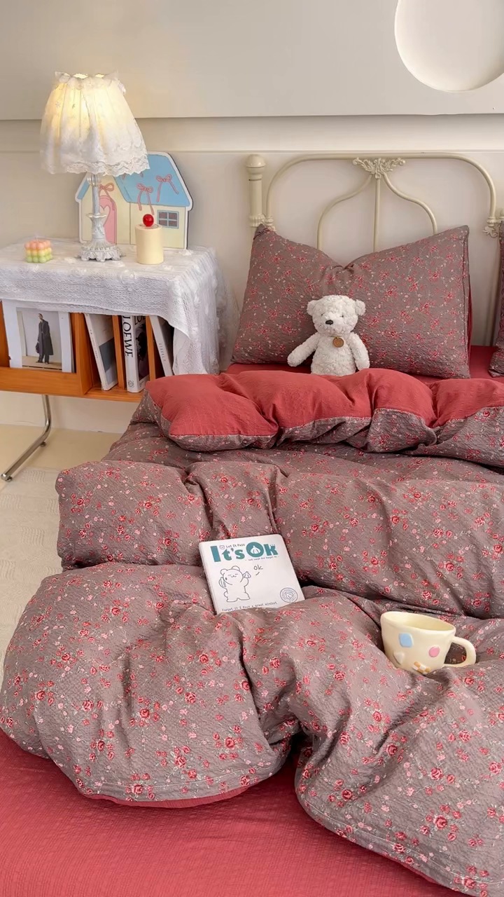 91家纺网 家纺一手货源 找家纺 梦舒阳家纺 新款泡芙棉双层纱四件套皱皱纱四季款泡芙纱四件套现货充足 胭脂