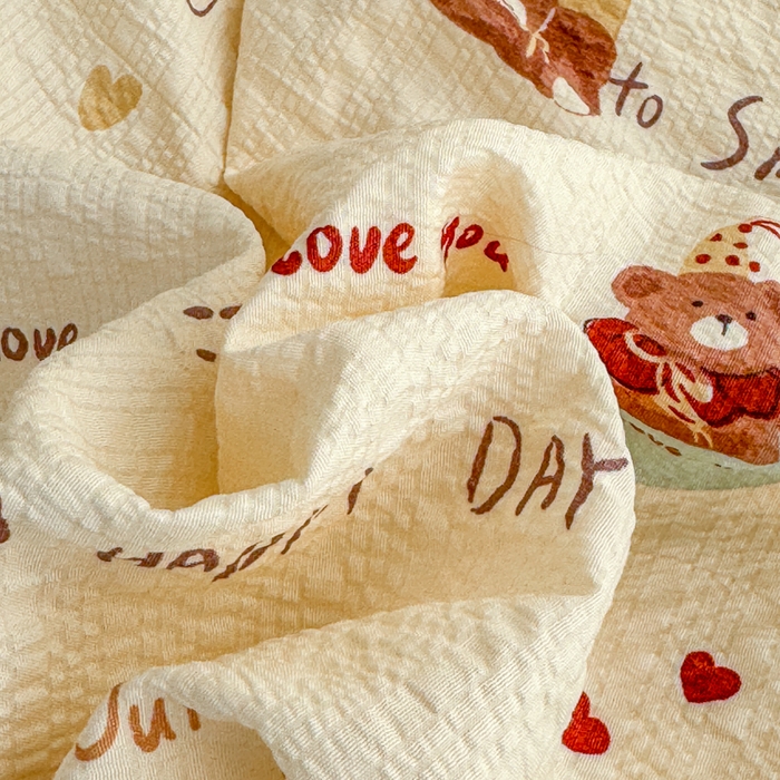 91家纺网 家纺一手货源 找家纺 梦舒阳家纺 新款泡芙棉双层纱四件套皱皱纱四季款泡芙纱四件套现货充足 字母熊