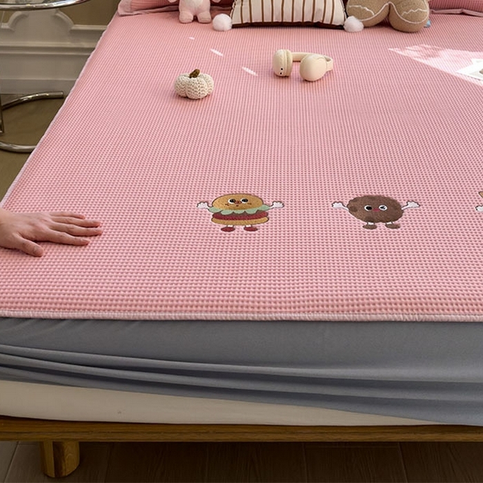 91家纺网 家纺一手货源 找家纺 （总）莱家富 2026新款A类乙纶冰豆豆凉席冰丝席-华夫格绣花床笠