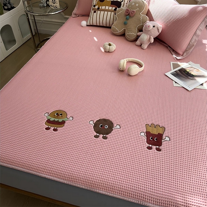 91家纺网 家纺一手货源 找家纺 （总）莱家富 2026新款A类乙纶冰豆豆凉席冰丝席-华夫格绣花床笠