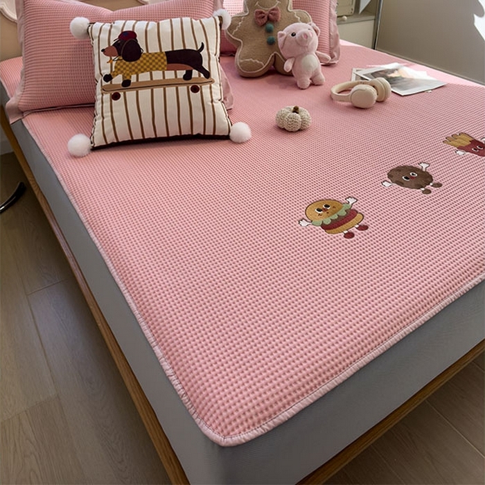 91家纺网 家纺一手货源 找家纺 （总）莱家富 2026新款A类乙纶冰豆豆凉席冰丝席-华夫格绣花床笠