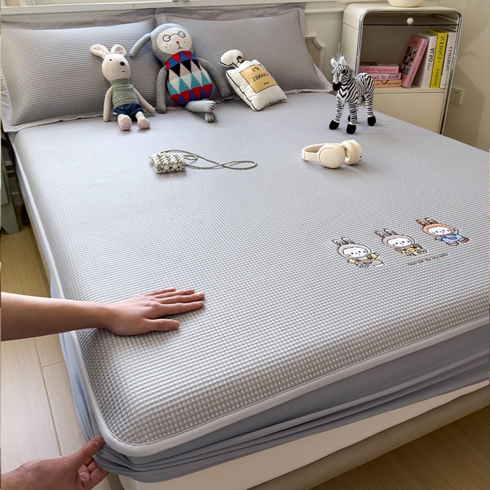 91家纺网 家纺一手货源 找家纺 莱家富 2026新款A类乙纶冰豆豆凉席冰丝席-华夫格绣花床笠 兔免星人