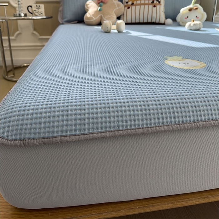 91家纺网 家纺一手货源 找家纺 莱家富 2026新款A类乙纶冰豆豆凉席冰丝席-华夫格绣花床笠 奶冻喵-蓝