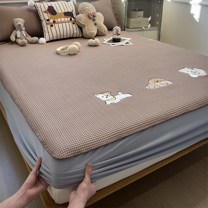 91家纺网 家纺一手货源 找家纺 莱家富 2026新款A类乙纶冰豆豆凉席冰丝席-华夫格绣花床笠 躺躺岛-咖