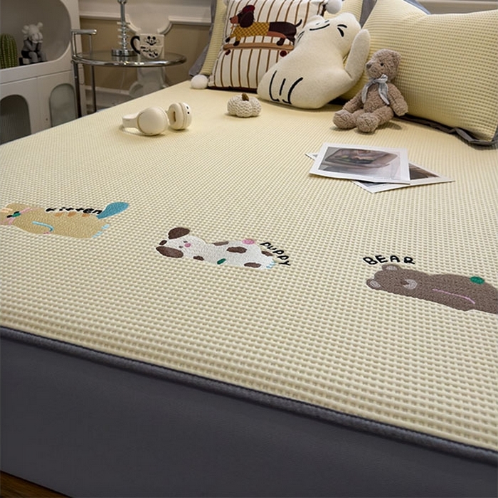 91家纺网 家纺一手货源 找家纺 莱家富 2026新款A类乙纶冰豆豆凉席冰丝席-华夫格绣花床笠 懒懒小憩