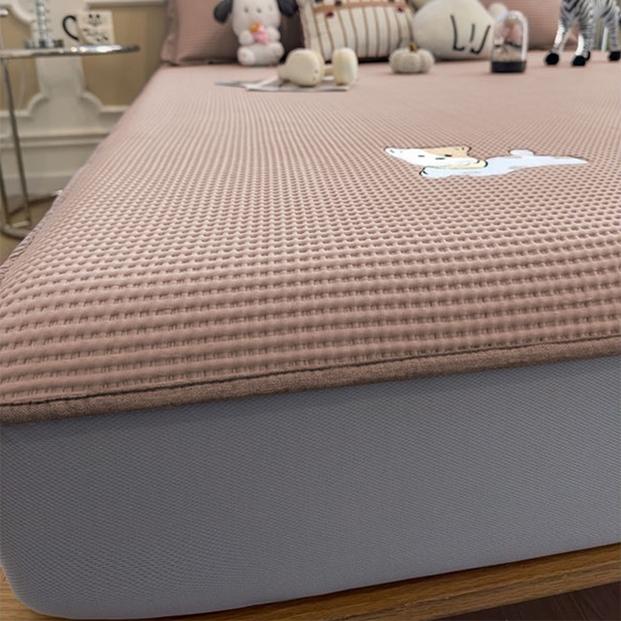 91家纺网 家纺一手货源 找家纺 莱家富 2026新款A类乙纶冰豆豆凉席冰丝席-华夫格绣花床笠 躺躺岛-咖