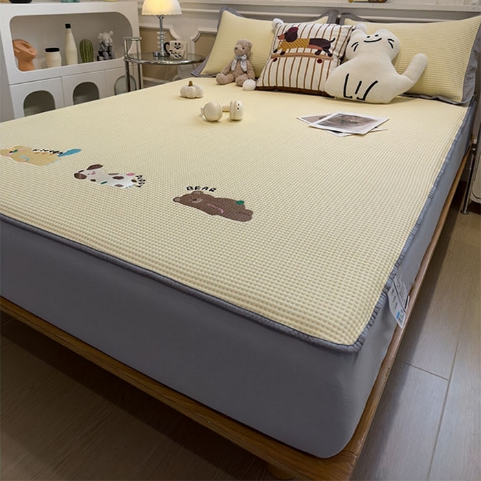 91家纺网 家纺一手货源 找家纺 莱家富 2026新款A类乙纶冰豆豆凉席冰丝席-华夫格绣花床笠 懒懒小憩