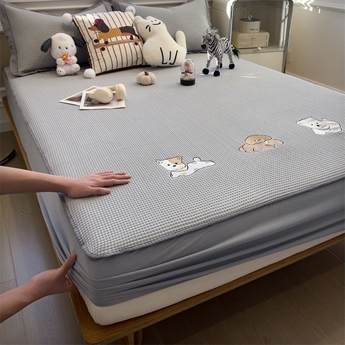 91家纺网 家纺一手货源 找家纺 莱家富 2026新款A类乙纶冰豆豆凉席冰丝席-华夫格绣花床笠 躺躺岛-灰