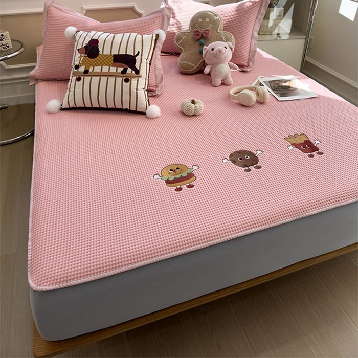 91家纺网 家纺一手货源 找家纺 莱家富 2026新款A类乙纶冰豆豆凉席冰丝席-华夫格绣花床笠 可可喵派