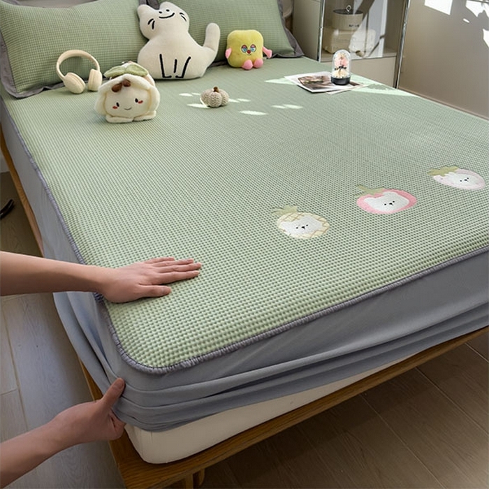 91家纺网 家纺一手货源 找家纺 莱家富 2026新款A类乙纶冰豆豆凉席冰丝席-华夫格绣花床笠 奶冻喵-果绿