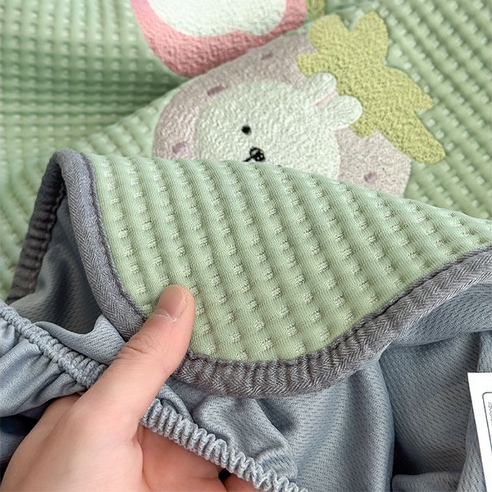 91家纺网 家纺一手货源 找家纺 莱家富 2026新款A类乙纶冰豆豆凉席冰丝席-华夫格绣花床笠 奶冻喵-果绿