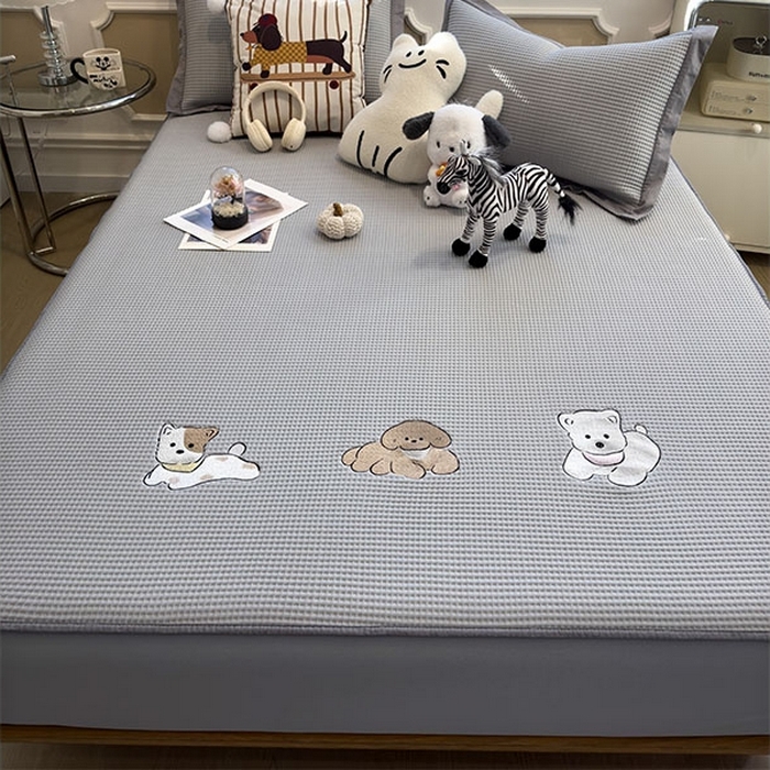 91家纺网 家纺一手货源 找家纺 莱家富 2026新款A类乙纶冰豆豆凉席冰丝席-华夫格绣花床笠 躺躺岛-灰