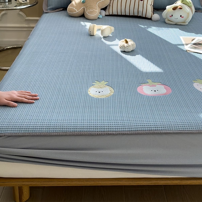 91家纺网 家纺一手货源 找家纺 莱家富 2026新款A类乙纶冰豆豆凉席冰丝席-华夫格绣花床笠 奶冻喵-蓝